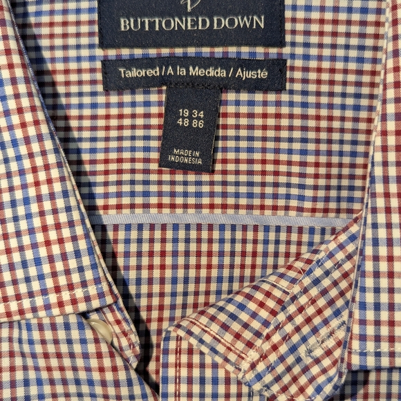 Buttoned Down Men's Classic Checkered Shirt - Picture 1 of 3